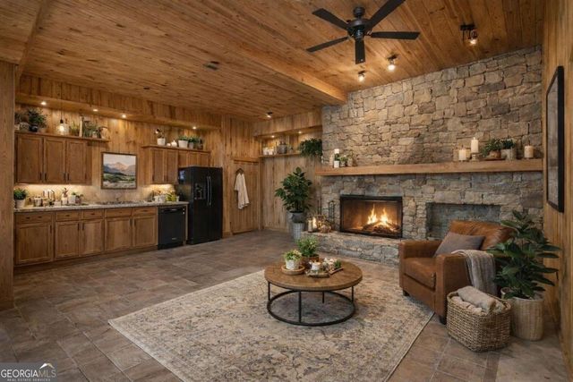 1478 Shinbone Valley Road, Lafayette, GA 30728