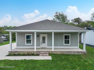 117 Oak View Avenue, Long Beach, MS 39560