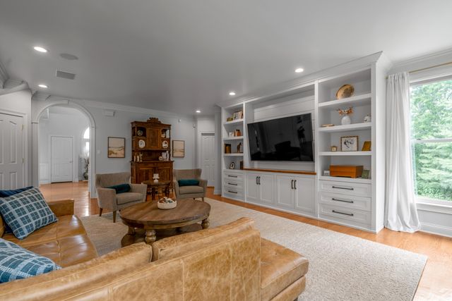 310 Ironwood Circle, Paris, KY 40361