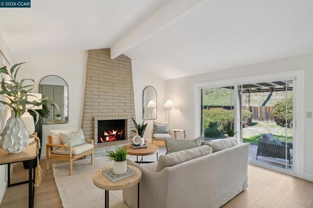 139 Regency Dr, Clayton, CA 94517