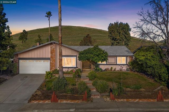 139 Regency Dr, Clayton, CA 94517