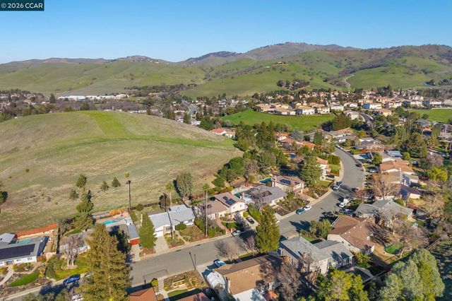 139 Regency Dr, Clayton, CA 94517