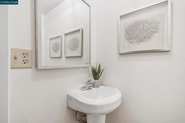 139 Regency Dr, Clayton, CA 94517