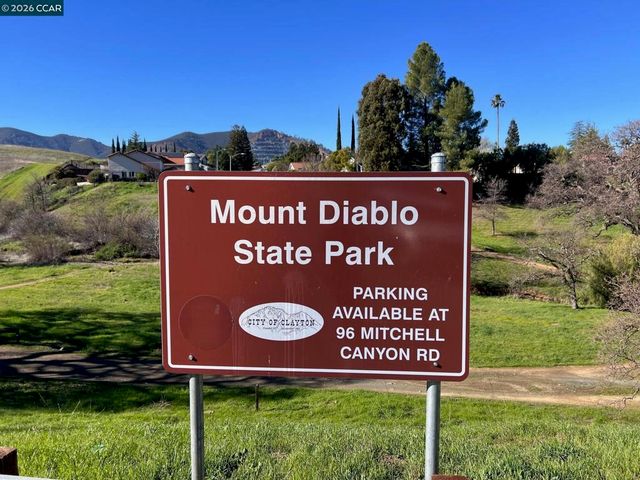 139 Regency Dr, Clayton, CA 94517