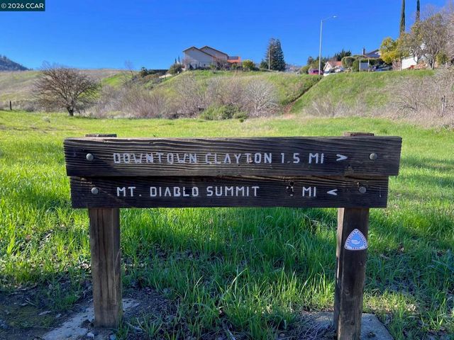 139 Regency Dr, Clayton, CA 94517