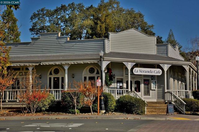 139 Regency Dr, Clayton, CA 94517