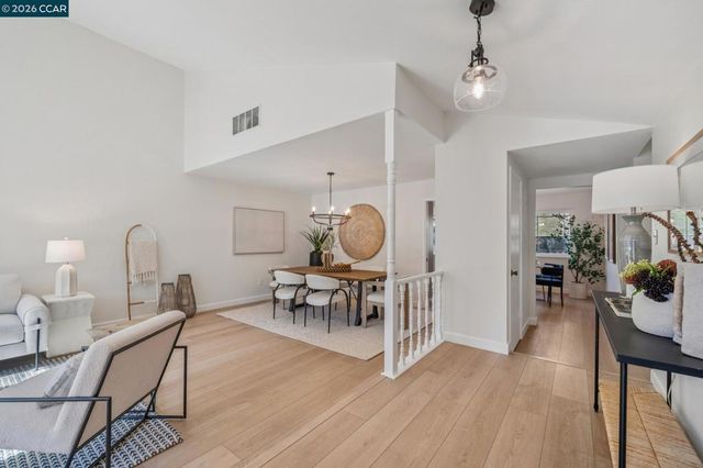 139 Regency Dr, Clayton, CA 94517