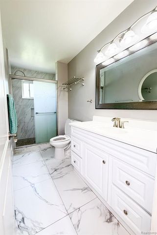 8439 Plumbrook Road, Sterling Heights, MI 48313