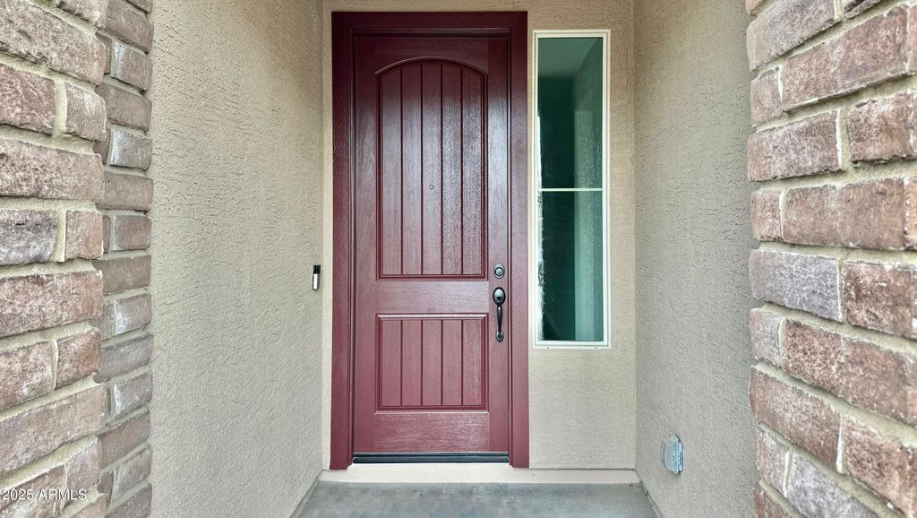10214 W INDIANOLA Avenue, Avondale, AZ 85392 — photo 2