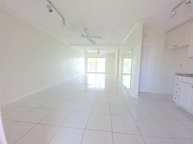 2131 NE 42nd Court 209e, Lighthouse Point, FL 33064