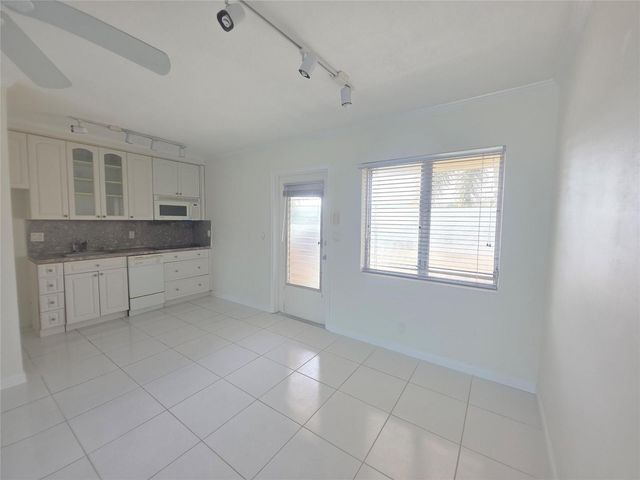 2131 NE 42nd Court 209e, Lighthouse Point, FL 33064