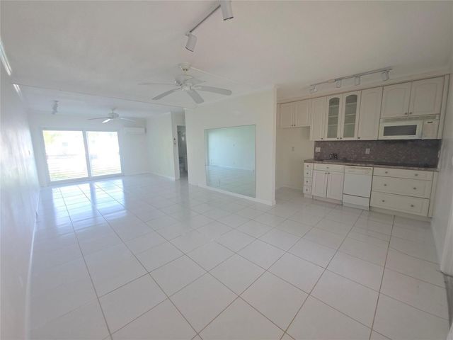2131 NE 42nd Court 209e, Lighthouse Point, FL 33064