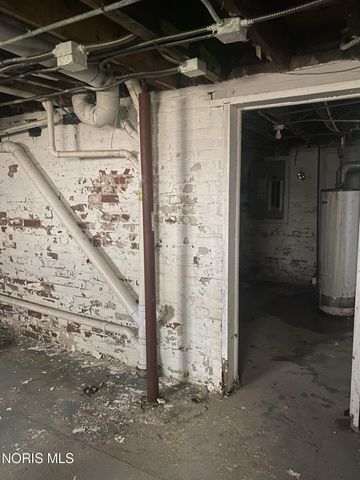 2631 Parkwood Avenue, Toledo, OH 43610