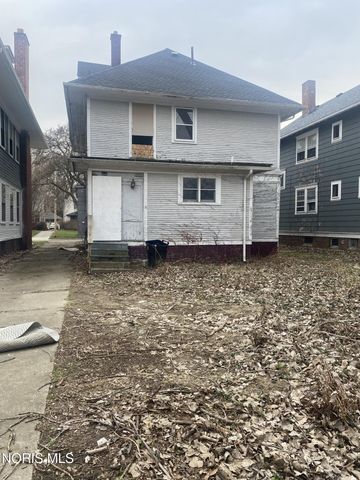 2631 Parkwood Avenue, Toledo, OH 43610