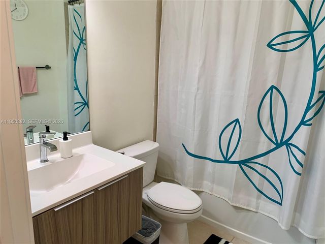 10455 NW 82nd St 33, Doral, FL 33178