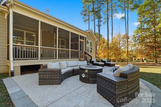 121 Skip Jack Point Court, Mooresville, NC 28117