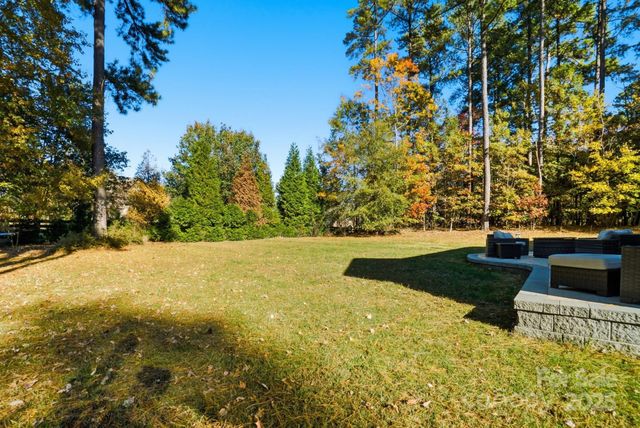 121 Skip Jack Point Court, Mooresville, NC 28117