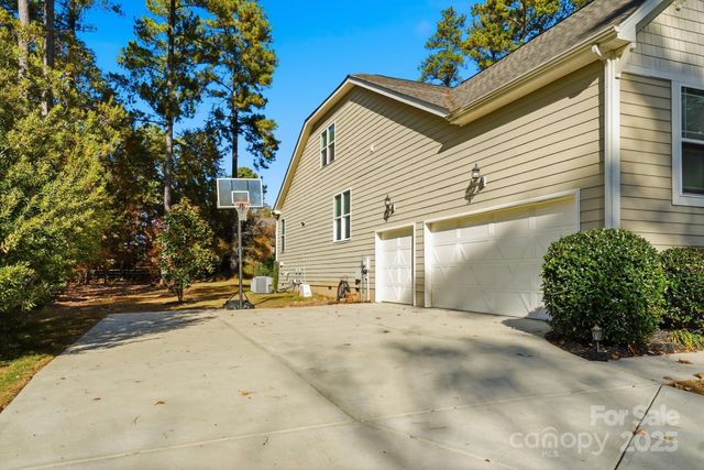 121 Skip Jack Point Court, Mooresville, NC 28117
