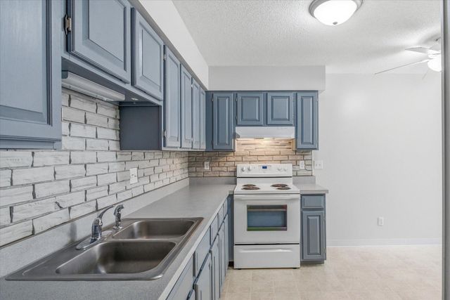 907 Monterey Drive, Shoreview, MN 55126