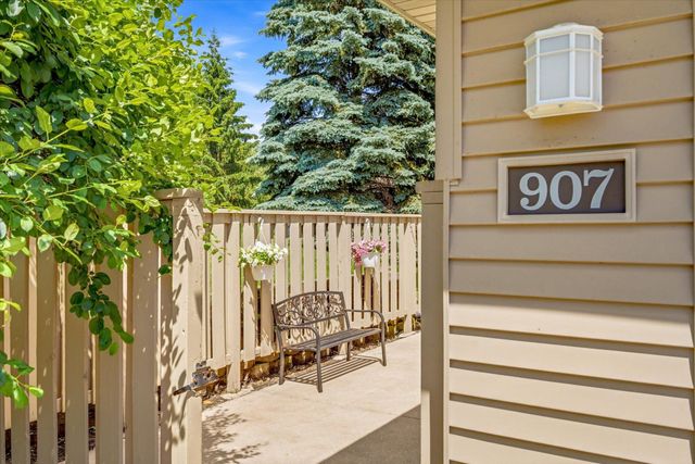 907 Monterey Drive, Shoreview, MN 55126