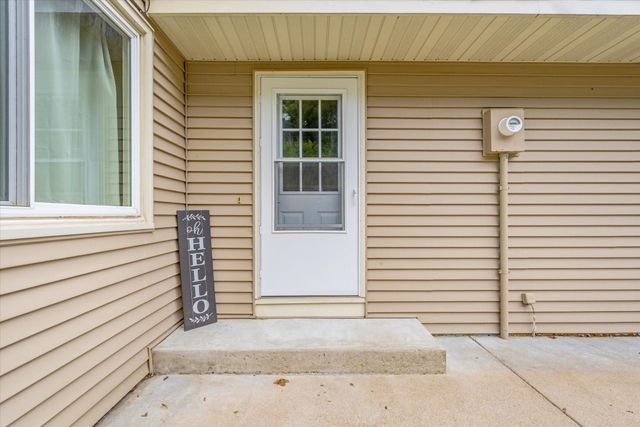 907 Monterey Drive, Shoreview, MN 55126