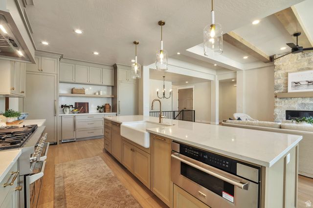 286 W SUMMERHILL LN, Centerville, UT 84014