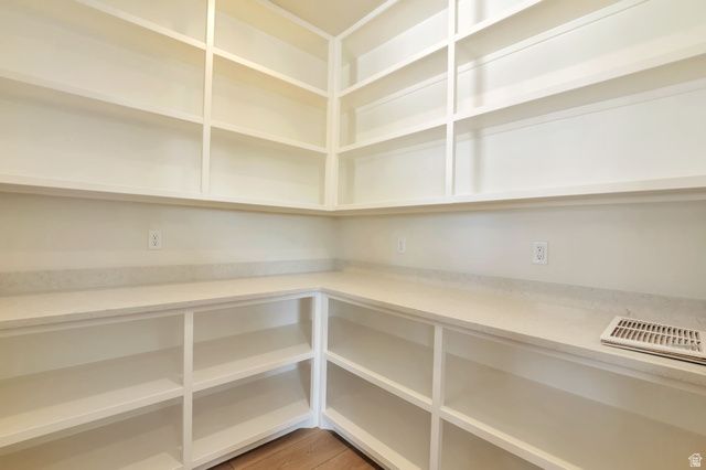 286 W SUMMERHILL LN, Centerville, UT 84014