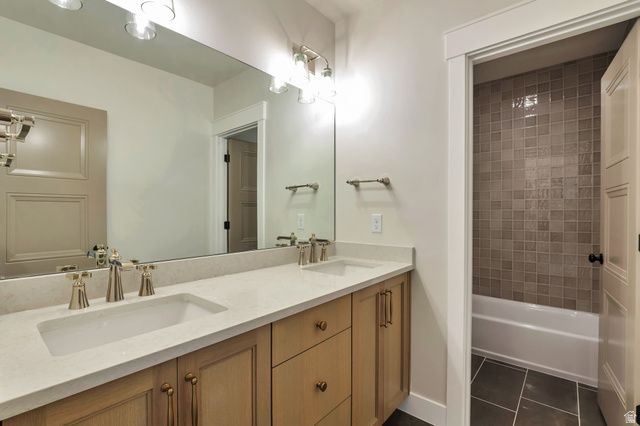 286 W SUMMERHILL LN, Centerville, UT 84014