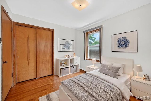 8735 Glenwood Drive, St Louis, MO 63126