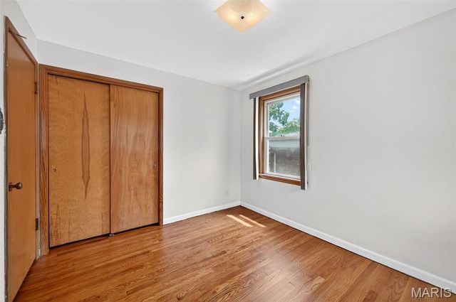 8735 Glenwood Drive, St Louis, MO 63126