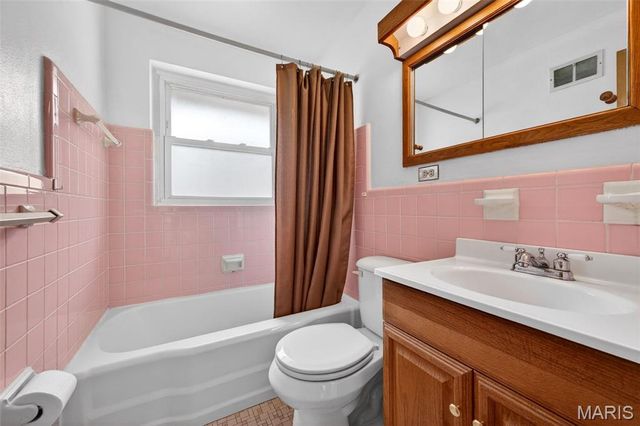 8735 Glenwood Drive, St Louis, MO 63126
