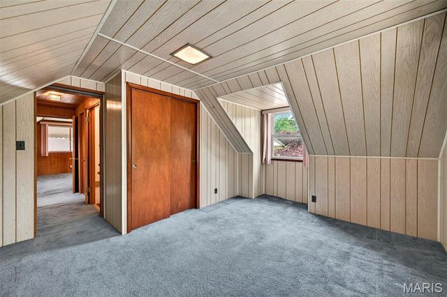 8735 Glenwood Drive, St Louis, MO 63126