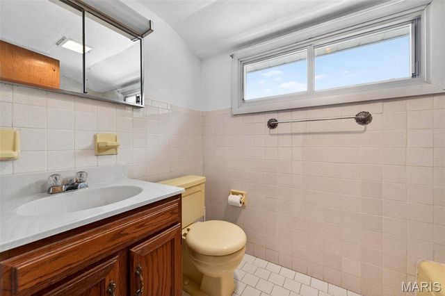 8735 Glenwood Drive, St Louis, MO 63126