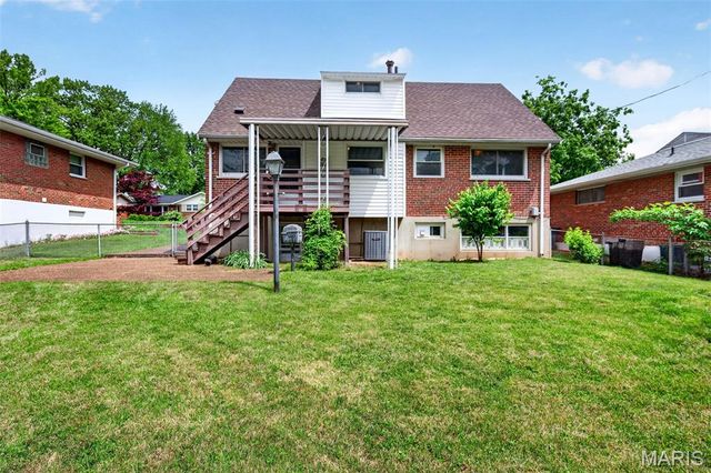 8735 Glenwood Drive, St Louis, MO 63126