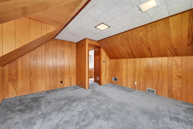 8735 Glenwood Drive, St Louis, MO 63126
