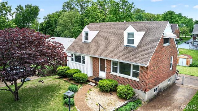 8735 Glenwood Drive, St Louis, MO 63126