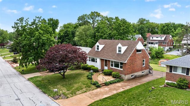 8735 Glenwood Drive, St Louis, MO 63126