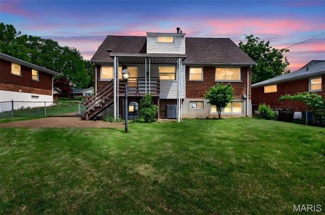 8735 Glenwood Drive, St Louis, MO 63126