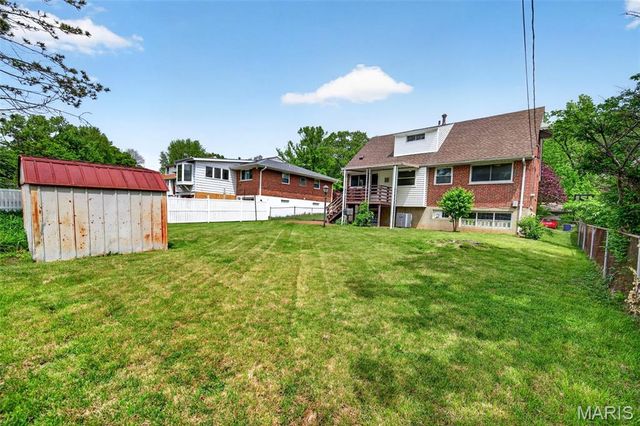 8735 Glenwood Drive, St Louis, MO 63126