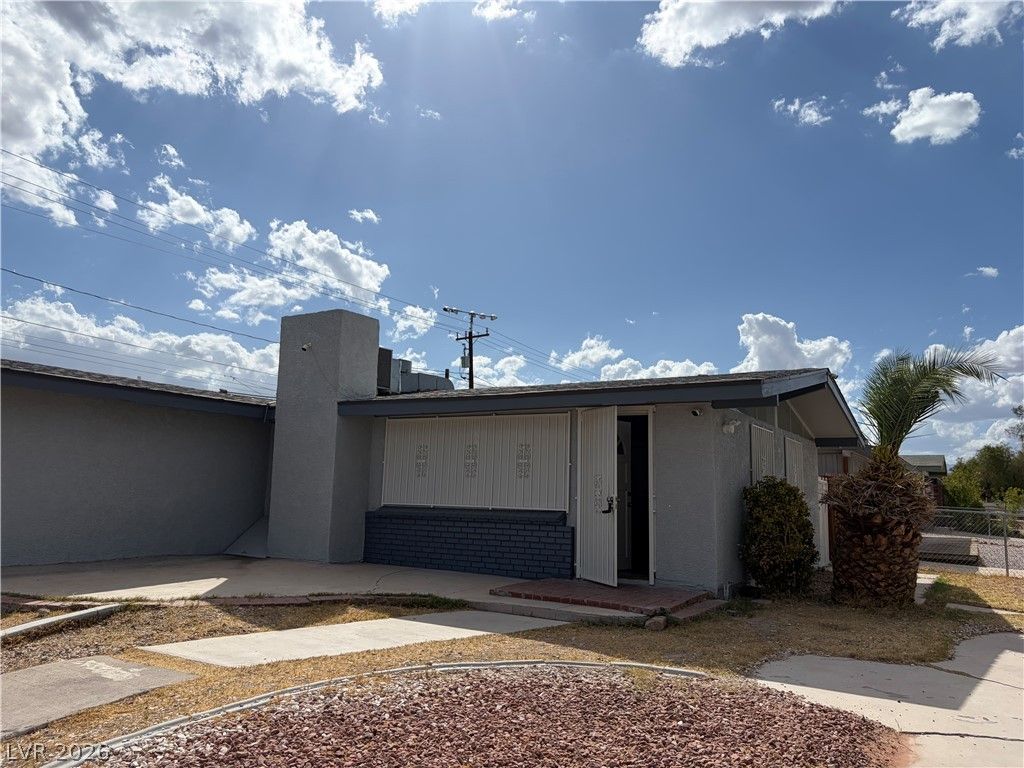 5701 Evergreen Avenue, Las Vegas, NV 89107 — exterior