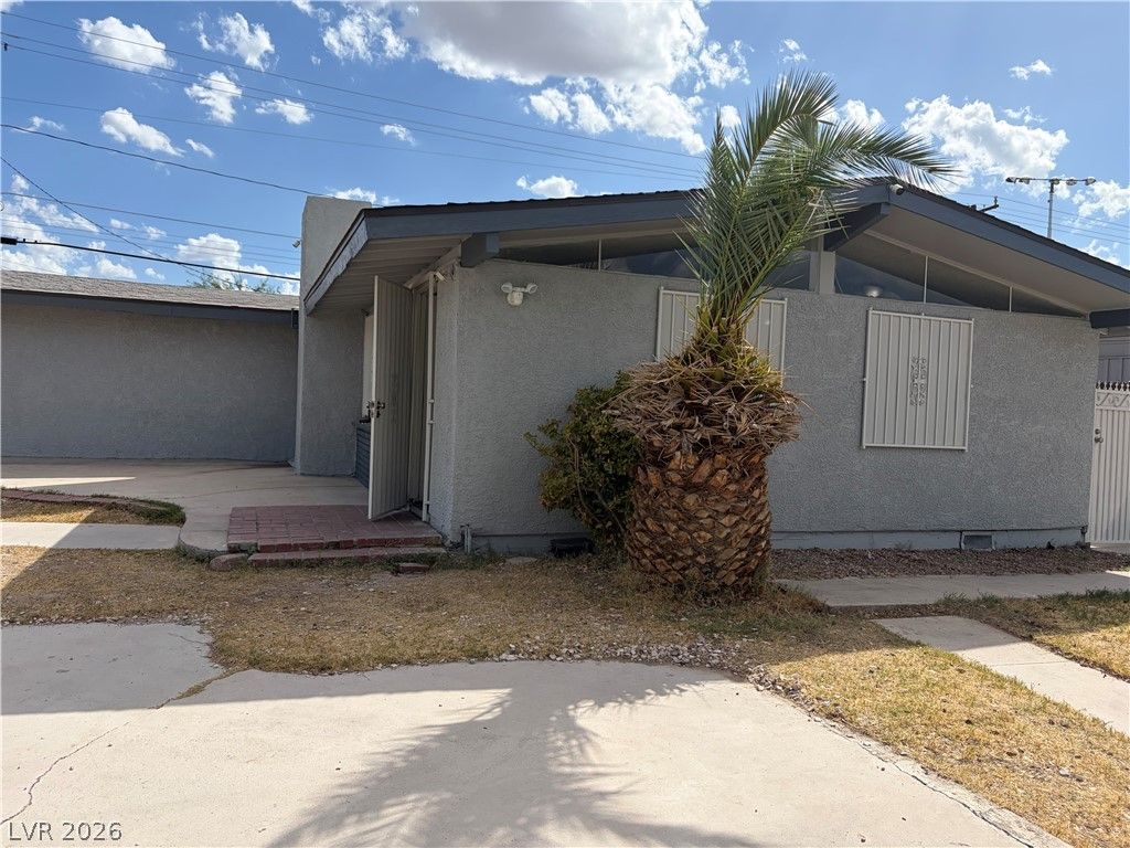 5701 Evergreen Avenue, Las Vegas, NV 89107 — photo 2