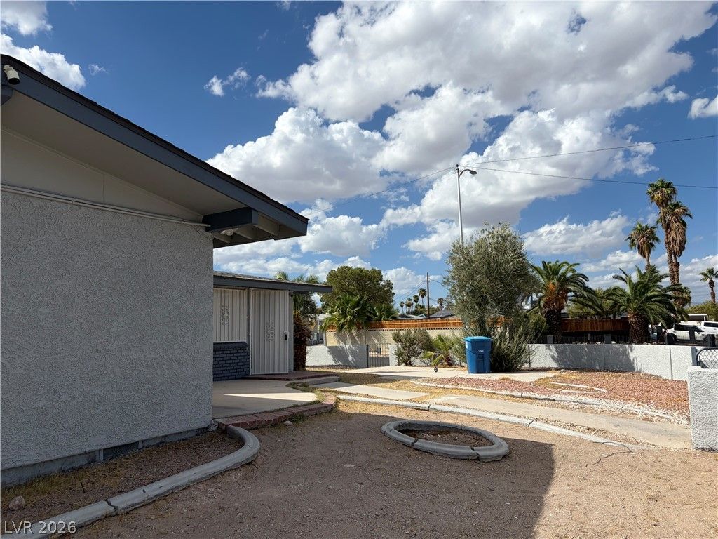 5701 Evergreen Avenue, Las Vegas, NV 89107 — photo 5