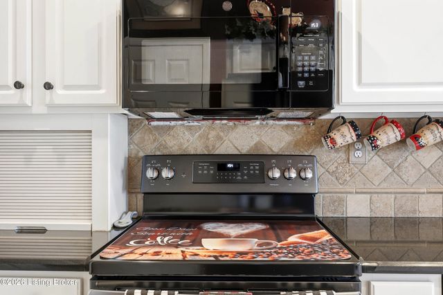 10902 Oxford Commons Ct, Louisville, KY 40291