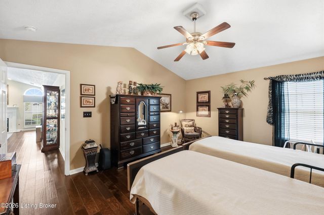 10902 Oxford Commons Ct, Louisville, KY 40291