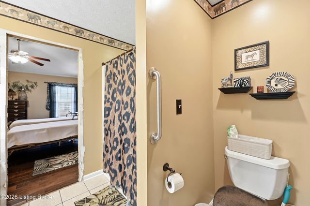 10902 Oxford Commons Ct, Louisville, KY 40291