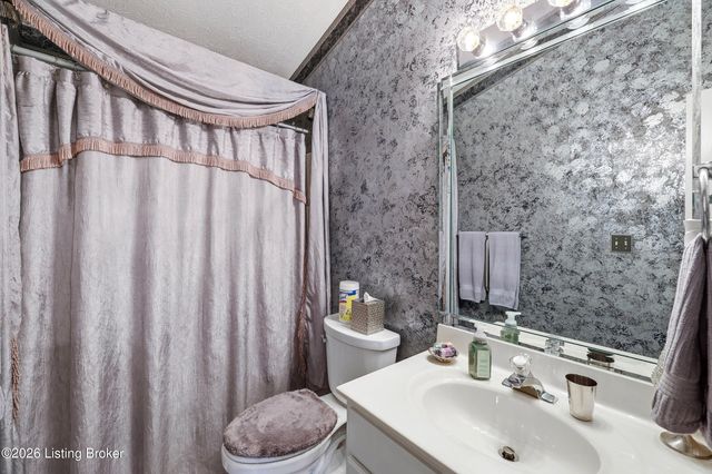 10902 Oxford Commons Ct, Louisville, KY 40291