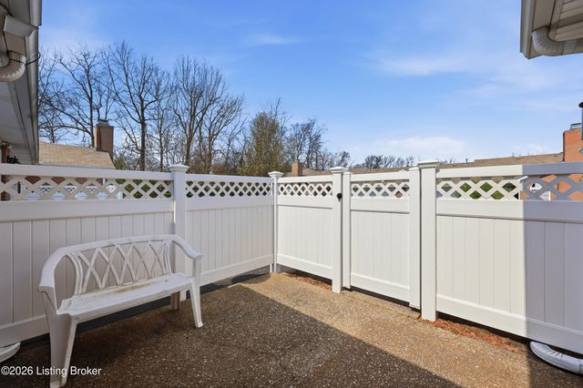 10902 Oxford Commons Ct, Louisville, KY 40291