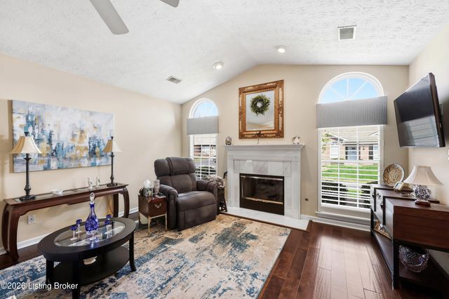 10902 Oxford Commons Ct, Louisville, KY 40291