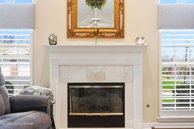 10902 Oxford Commons Ct, Louisville, KY 40291