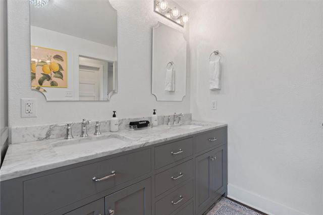 1900 Ullrich Ave, Austin, TX 78756